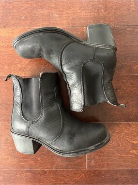 Kodiak Black Leather Chelsea Ankle Boots